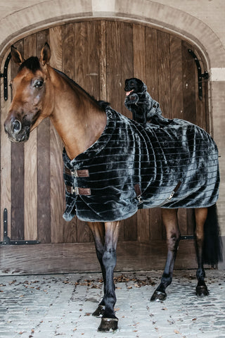 Deken met imitatiebont