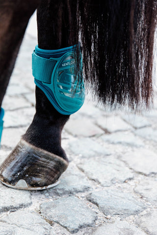 Achterbeenbeschermers Jonge Paard Emerald